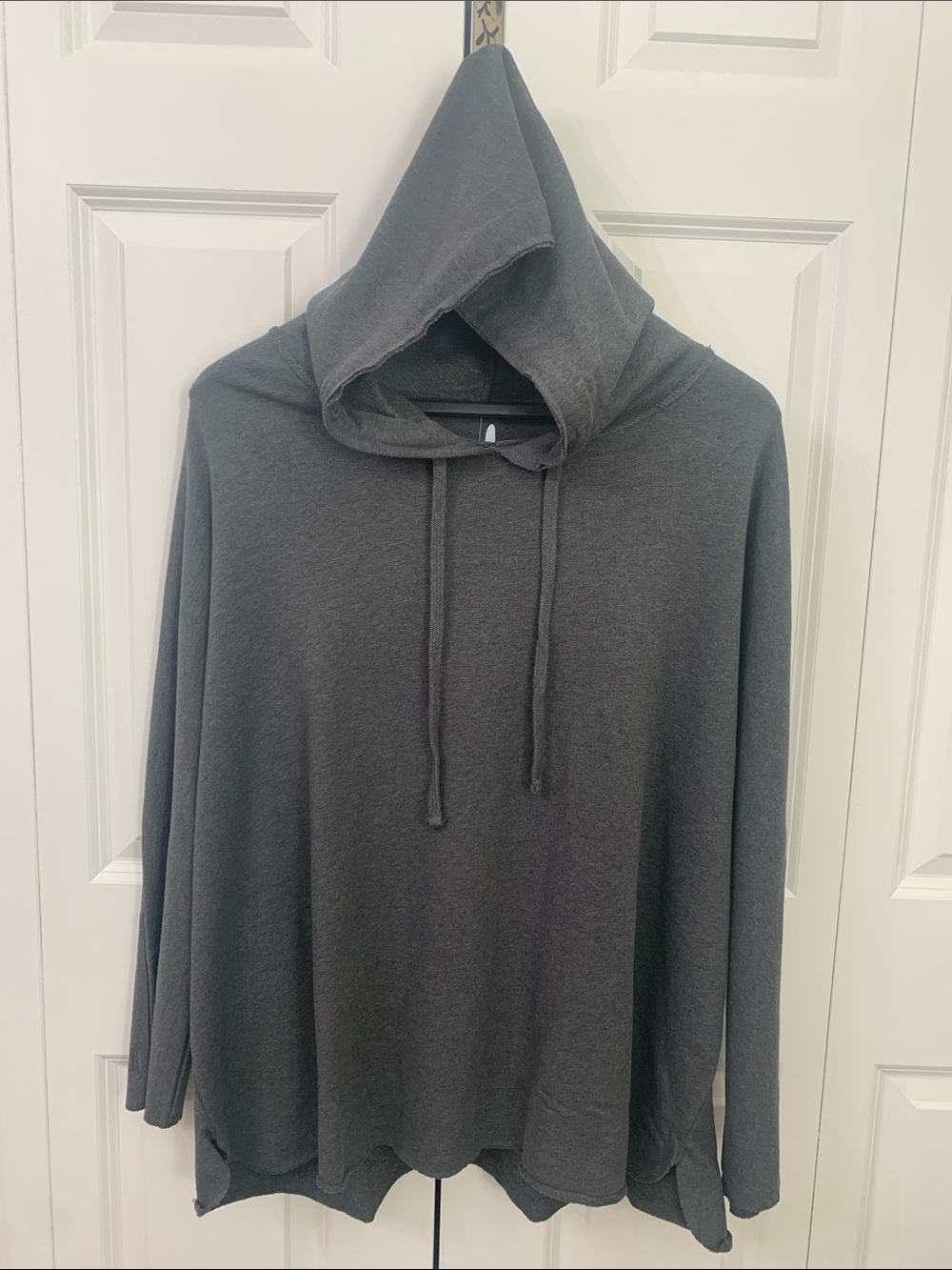 🔥🔥johnnie-O “KELLI” Charcoal pullover